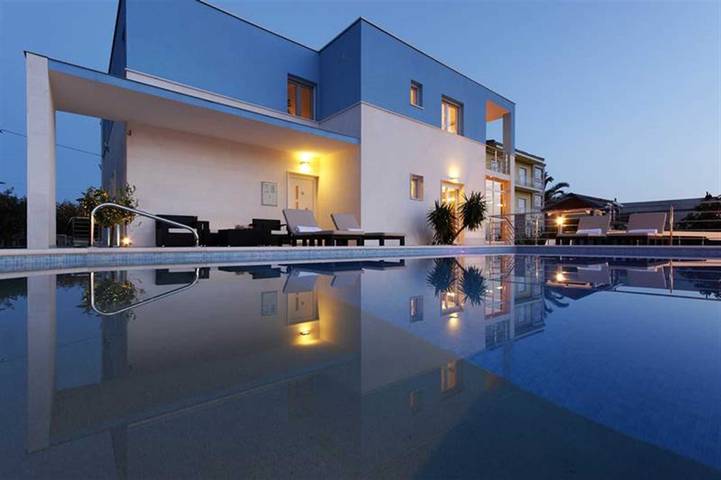 Moderne Villa Mermaid in Podstrana in Podstrana, Split-Dalmatien