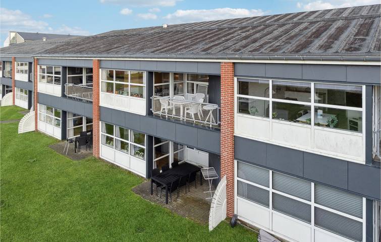 Ferielejlighed for 5 personer, med terrasse i Fanø Bad