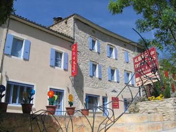 Hôtel pour 2 personnes, avec vue et terrasse à Saint-Ferréol-Trente-Pas