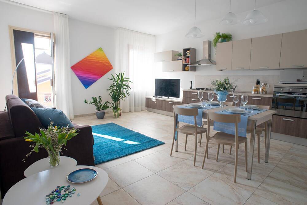 Ganze Wohnung, Leuchtende, Grosse Und Komfortable Wohnung In Der Nähe Des Meeres in Porto Tolle, Isola della Donzella
