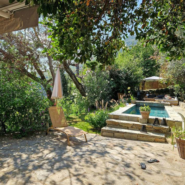 Gîte pour 4 personnes, avec terrasse et jardin, adapté aux familles à Santo-Pietro-di-Tenda