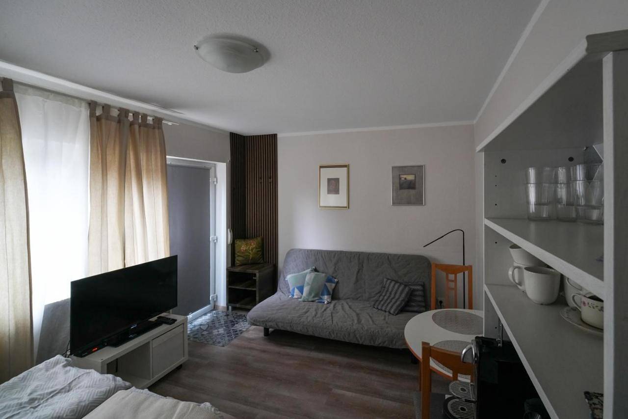 Ganze Wohnung, One-Bedroom Apartment in Wiesbaden, Südhessen