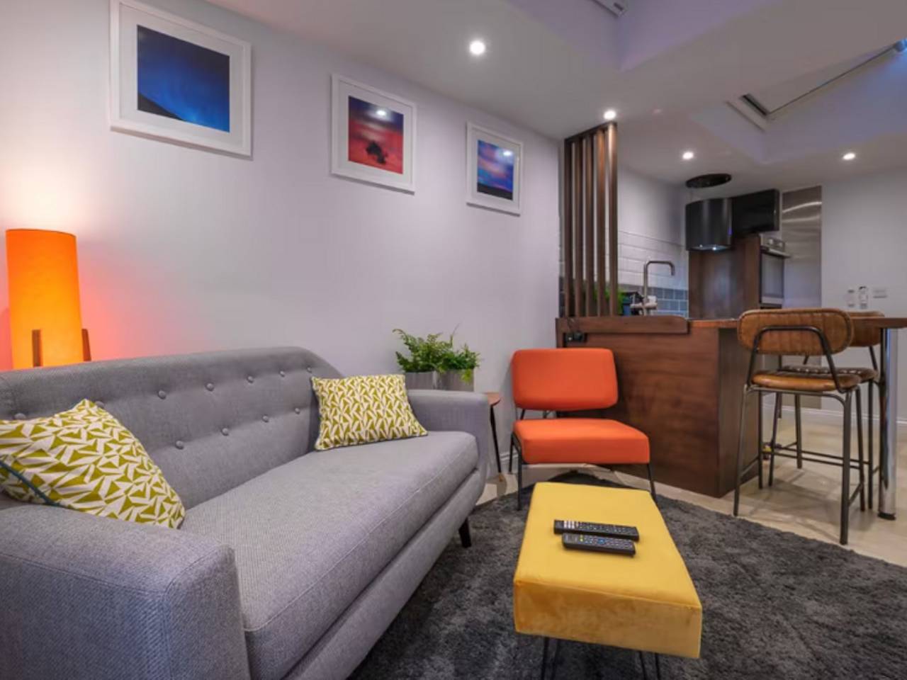 Entire apartment, Studio37 - A cosy, stylish central hideaway | Pass the Keys in Cirencester, Gloucestershire