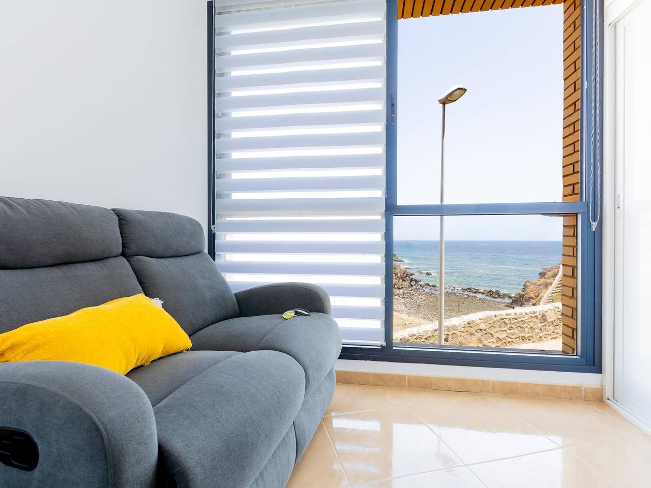 Ganze Ferienwohnung, Las Rocas am Meer, Wifi und Meerblick in Los Abrigos, Granadilla de Abona