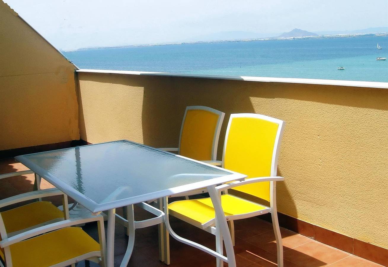 Beachfront Penthouse with Wi-fi & Pool in Tomas Maestre Marina (La Manga), San Javier