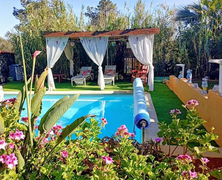Bungalow para 2 pessoas, com jardim e vista e ainda piscina em Lagoa