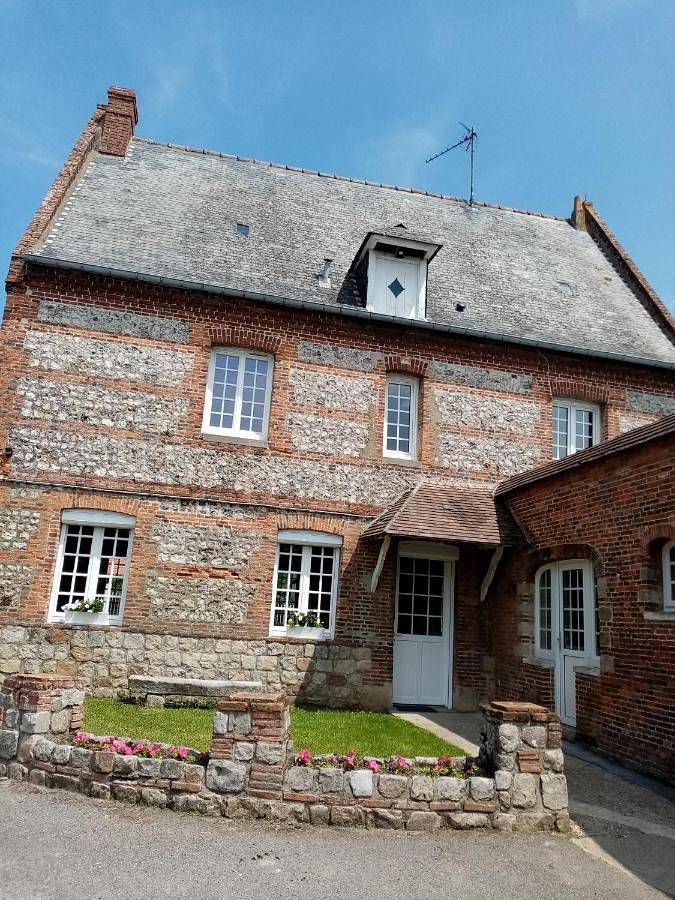 Four-Bedroom House in Le Bourg-Dun, Région de Dieppe