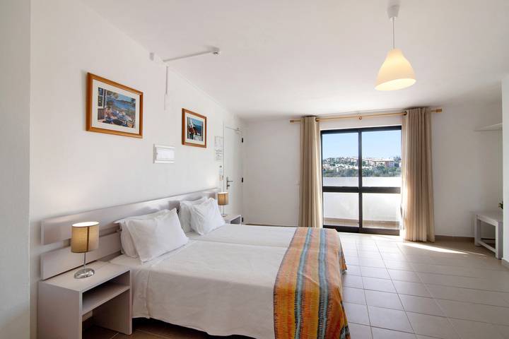 Entire apartment, Apartment "Balaia Sol Studio Ii" with Pool, Garden, Balcony & A/C in Albufeira e Olhos de Água, Faro District