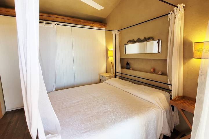 Charmantes 6-Bett-Apartment nur wenige Schritte vom Strand von Chia entfernt in Spiaggia Su Giudeu, Domus De Maria