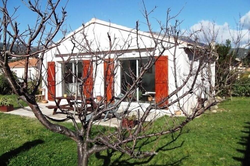 Prox plage Mini Villa ensoleillée au calme   en campagne in Furiani, Cap Corse