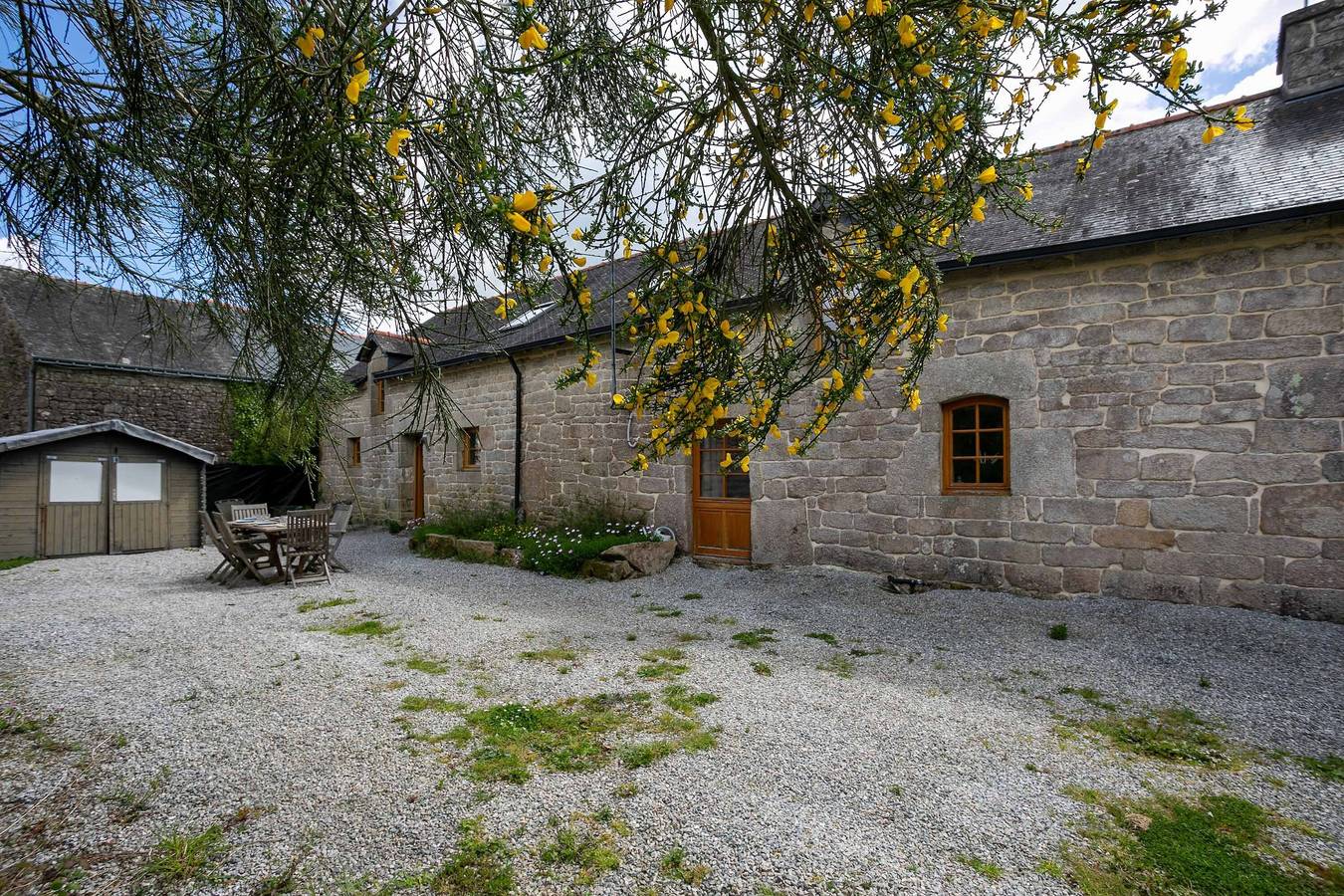 Villa "Gite Relax a la Campagne" with Private Terrace & Wi-Fi in Guern, Pontivy region