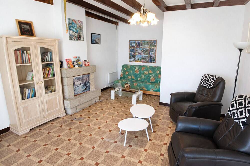 🏡 Maison de Vacances à la Campagne – 75 m² tout confort près de Josselin in Lanouée, Région de Pontivy