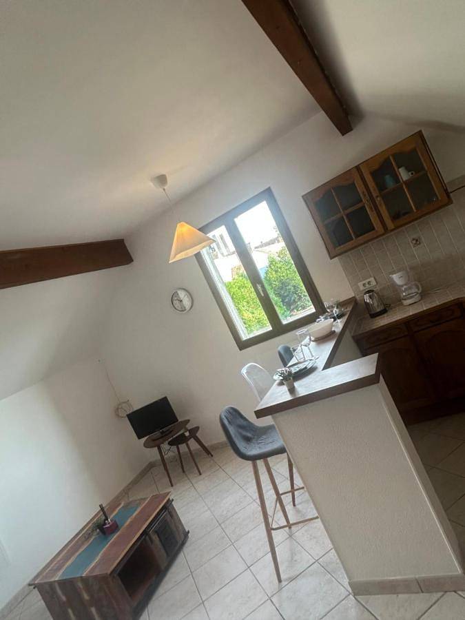 Appartement entier, One-Bedroom Apartment in Égreville, Seine-et-Marne