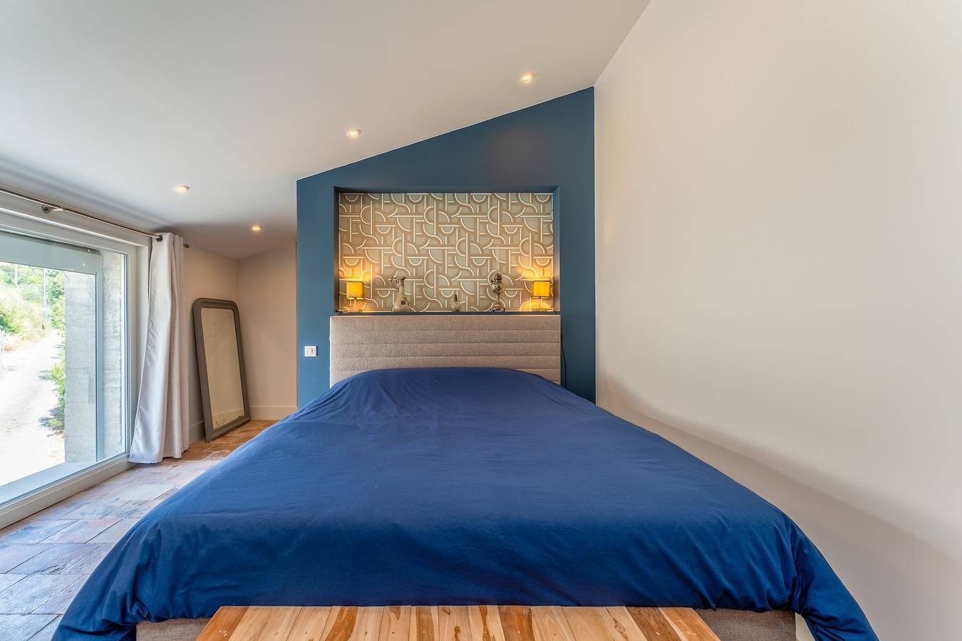 Chambre 'Malo' avec terrasse partagée, jardin partagé et climatisation in Les Angles (Gard), Région de Nîmes