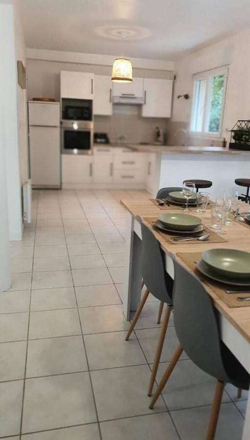 Location de vacances pour 10 personnes, avec jardin à Port-en-Bessin-Huppain - 4