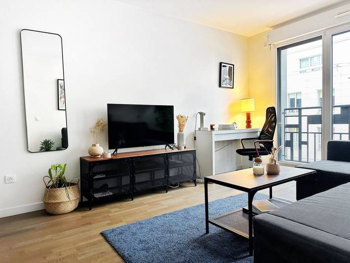 Apartamento entero, L'Ensoleillé Levallois — Apartamento cerca del metro in Levallois-Perret, Altos del Sena