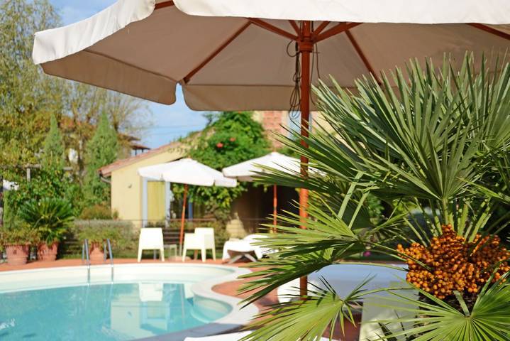 Ferienwohnung für 2 Personen, mit Pool in Lido di Camaiore