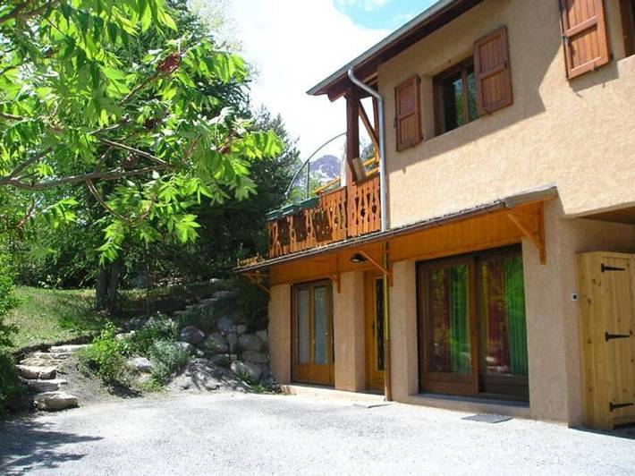 Location de vacances pour 7 personnes, avec vue et jardin à Puy-Saint-André
