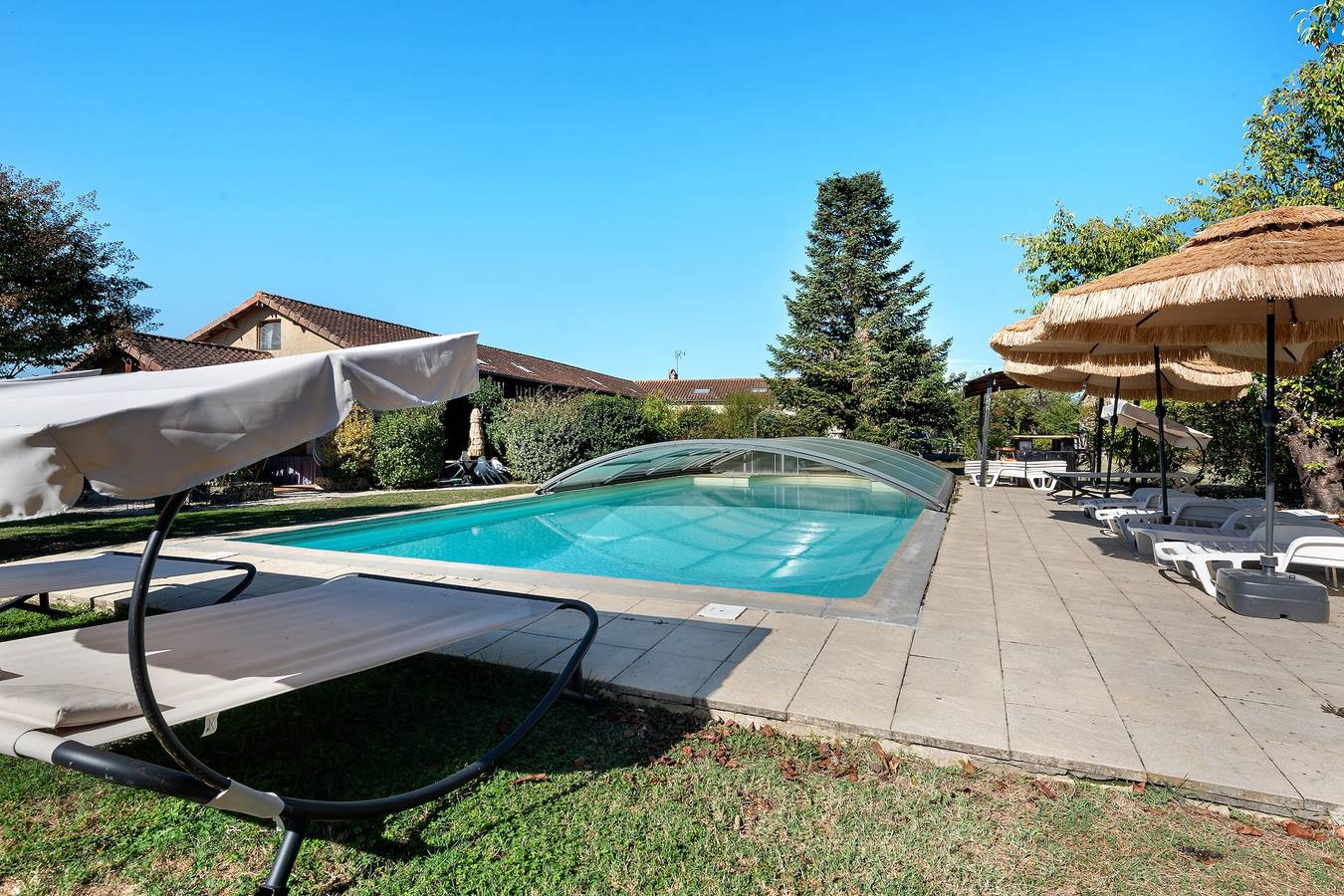 Holiday Home “Domaine Logis Gascogne, Gîte 2”: Garden View, Pool, Wi-Fi in Saint-Justin (Gers), Gers