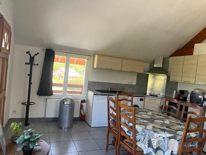 Gîte pour 6 personnes, avec vue ainsi que jardin et vue sur le lac, animaux acceptés à Crots - 4