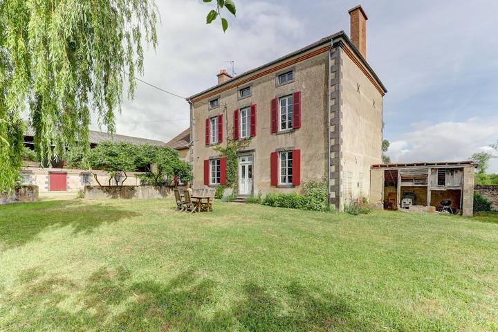 Location de vacances pour 10 personnes, avec Jardin à Jaligny-sur-Besbre