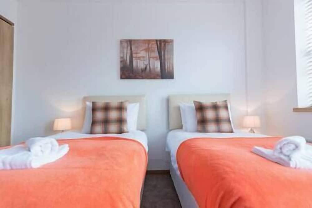 Entire apartment, Comfortable Swindon 2 bedroom Apartment, Free Parking in Swindon, North Wessex Downs