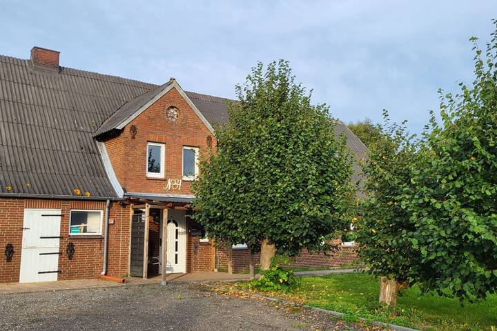 Ferienwohnung für 4 Personen, mit Garten und Terrasse, mit Haustier in Hattstedtermarsch