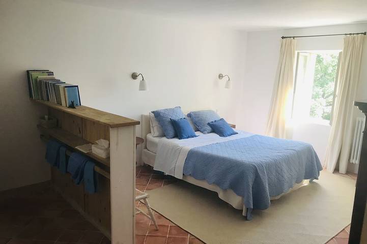 Location de vacances pour 14 personnes, avec terrasse et jardin à Brantes - 2