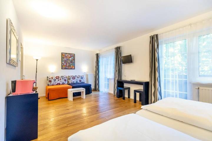 Ferienwohnung für 4 Personen, mit Balkon und Terrasse sowie Garten und Ausblick in Flachau - 3