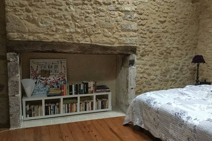 Location de vacances pour 2 personnes, animaux acceptés à Monplaisant - 2