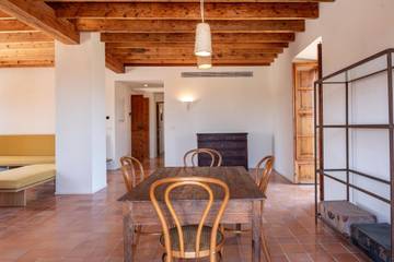 Villa in Santa Maria del Cami, Majorca Center für 12 