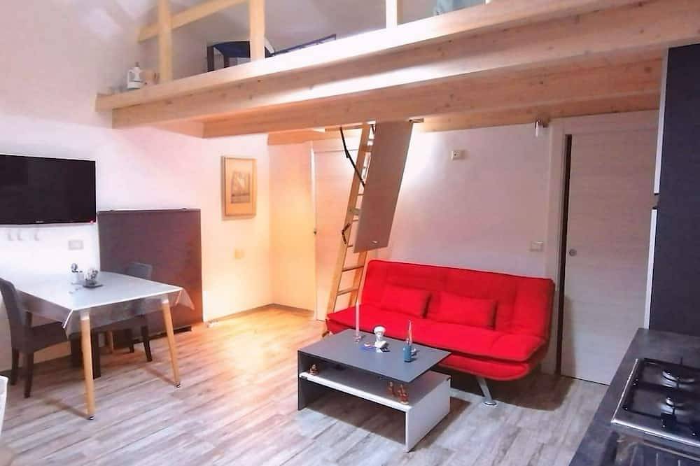 Entire apartment, [Domus Helianthus]Cozy Loft, Wifi,Parking in Salandra, Piana del Metaponto