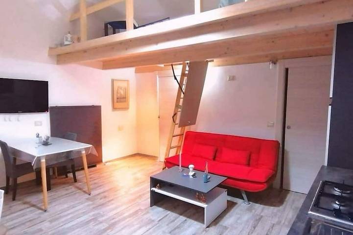 Ganze Wohnung, [Domus Helianthus] Gemütliches Loft, WLAN, Parkplatz in Salandra, Piana del Metaponto