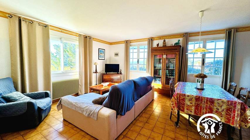 Gîte pour 4 personnes, avec Terrasse et Jardin