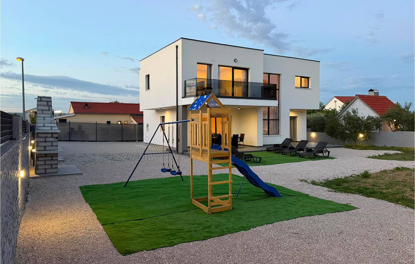 Gemütliche 2-Zimmer-Wohnung mit Terrasse in der Nähe des Flusses Krka und des Prokljansko-Sees in Raslina, Šibenik-Knin