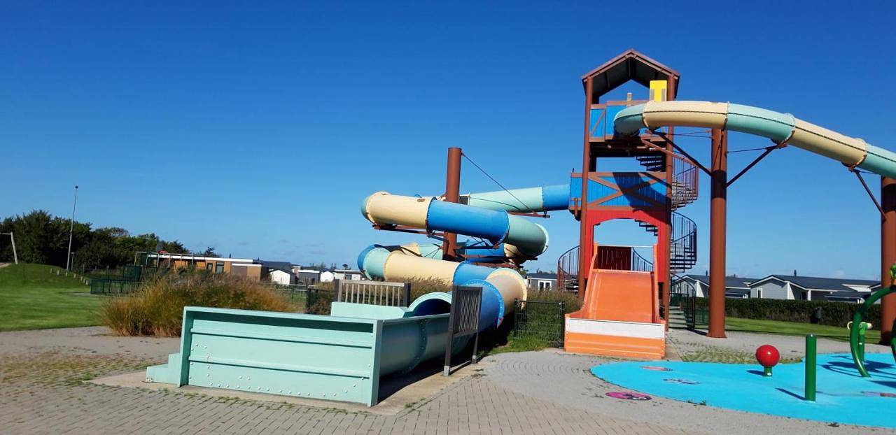 Chalet Westkapelle op een vakantiepark met 2 slaapkamers 1,7 km van het strand in Westkapelle, Walcheren