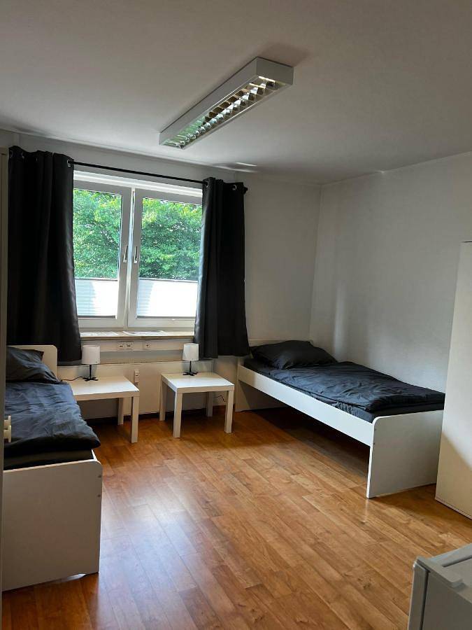Ganze Wohnung, 2 Br Apartment, 6 Singlebeds, near A7 Autobahn, Free Parking, Henstedt-Ulzburg in Henstedt-Ulzburg, Kreis Segeberg