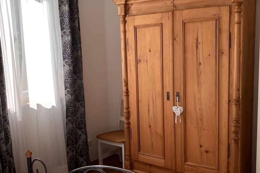 Appartamento intero, Vacation apartment with 39 sqm near the Marina Forum in Regensburg, Baviera Orientale