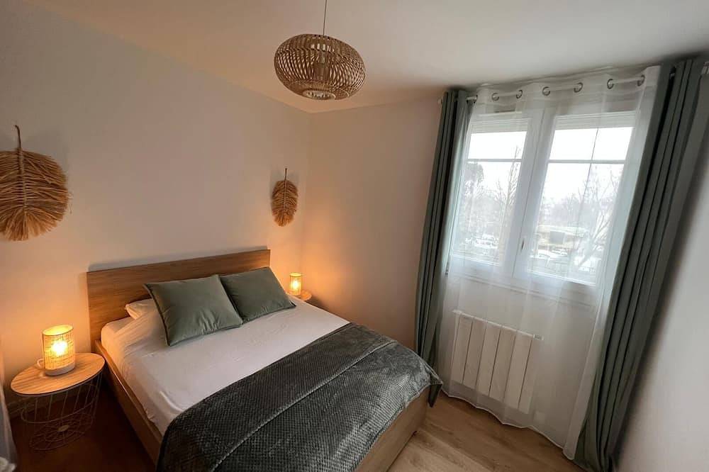 Entire apartment, Family apartment with private garden and terrace 10 minutes from the metro and Rer station. in Noisy-le-Sec, Seine-Saint-Denis