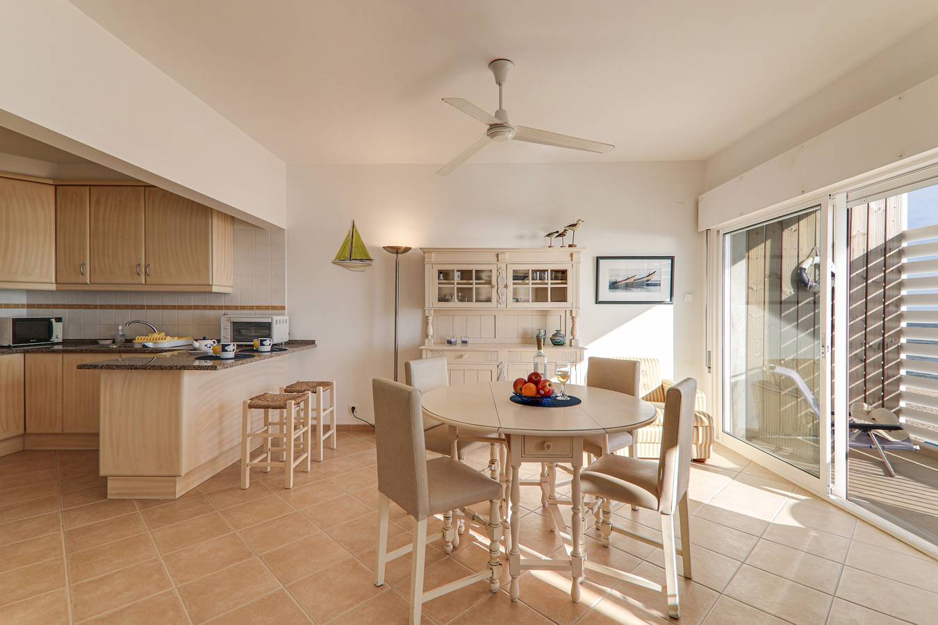 Appartement entier, Charmant appartement "Sail Away" sur la plage avec vue sur la mer et balcon in Cavacos, Quarteira