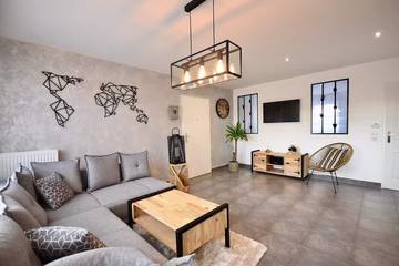 Gîte pour 6 personnes, avec terrasse à Chessy