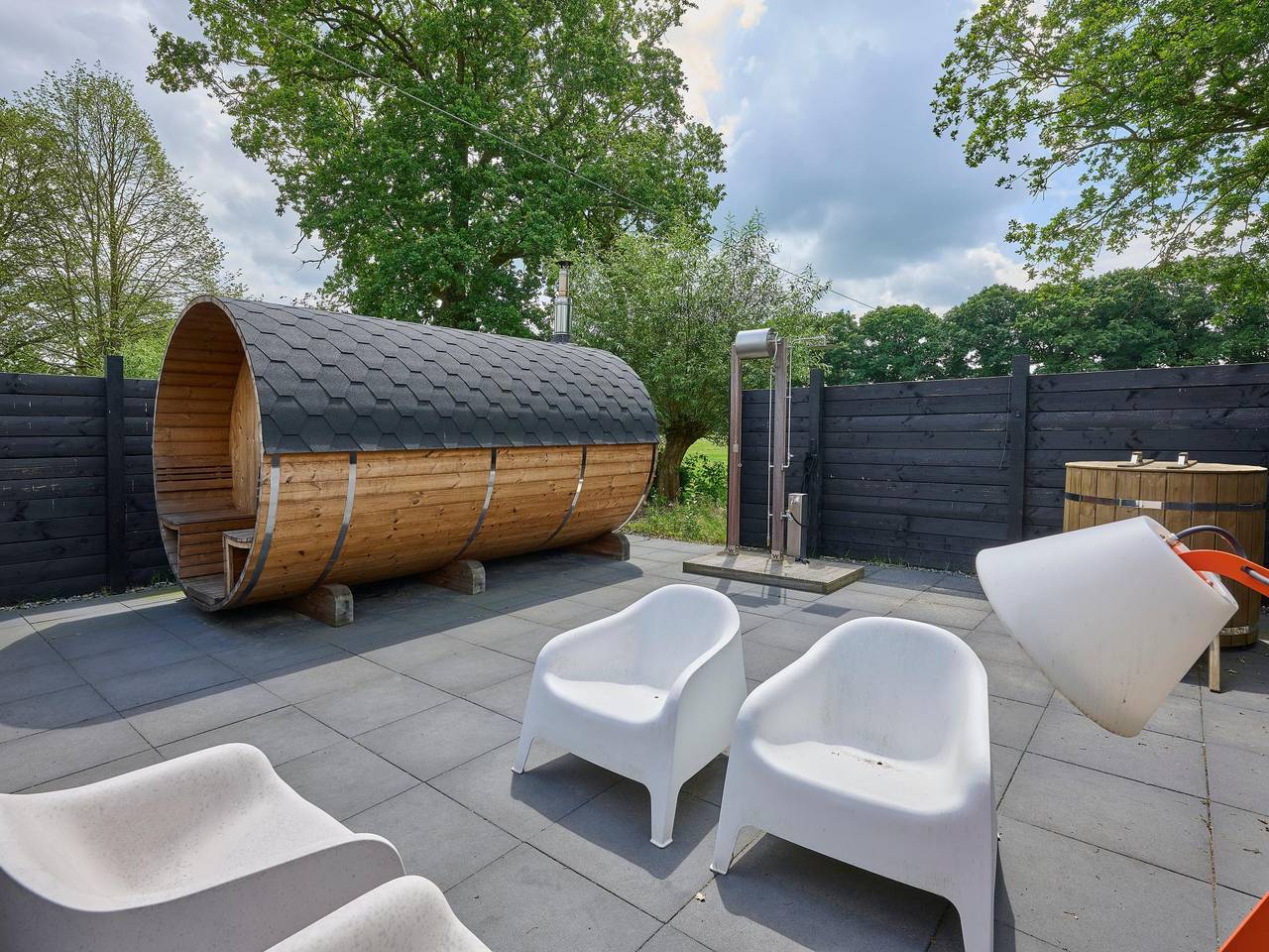 3 huizen op 1 erf met sauna en hottub in Haaksbergen, Twente