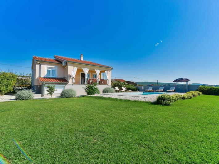 Holiday rental for 7 people, with Balcony/Terrace and Terrace as well as Pool in Zadar