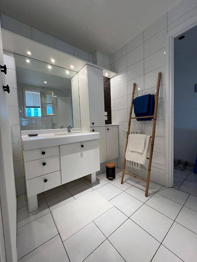 Appartement entier, Classic Apartment in Saint-Laurent-du-Var, Côte méditerranéenne (France)