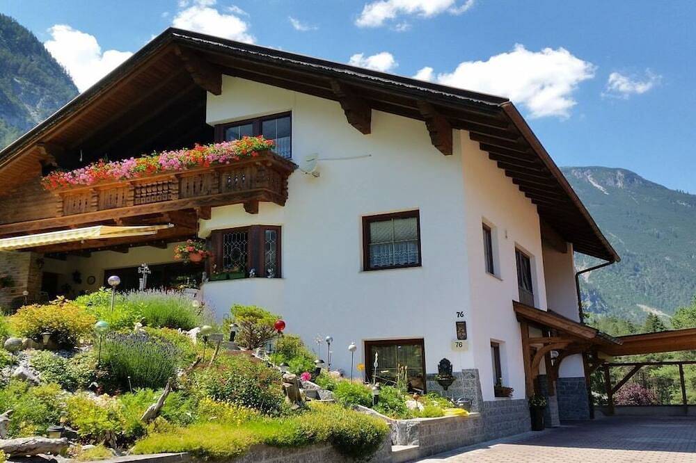 Ganze Wohnung, Ferienwohnung Haus Frank in Lechtaler Alpen, Nassereith