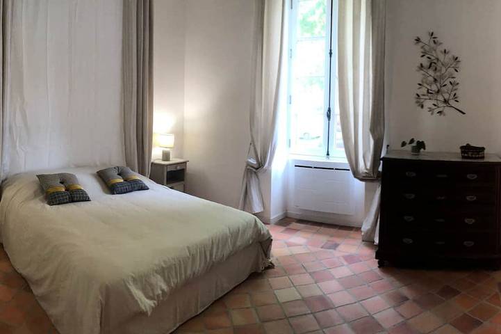 Gîte pour 11 personnes, avec piscine et jardin dans Parennes - 2