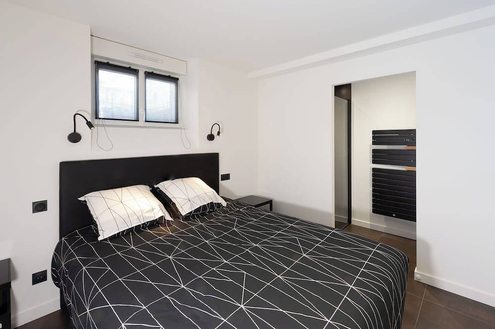 Entire apartment, Le Ruthénois T2 with terrace rated 3 stars in Rodez, Massif Central