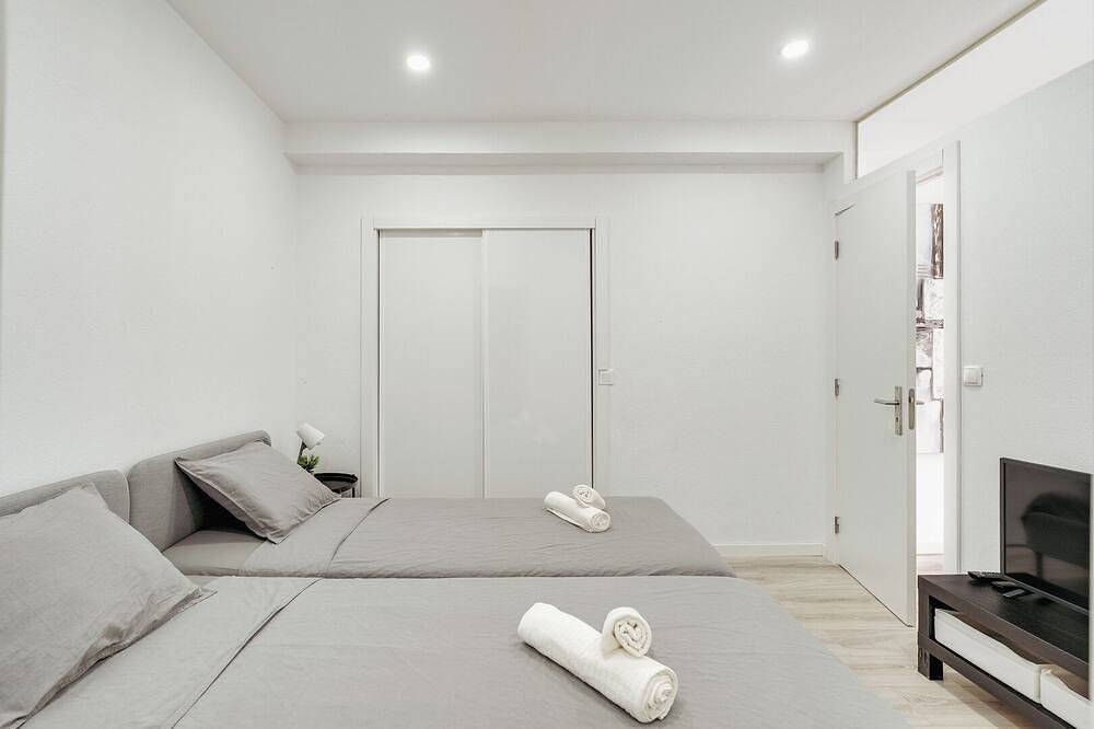 Apartamento entero, Sunny Flat w/ Jacuzzi and Balconies by Host Wise in Sesimbra, Halbinsel von Setúbal