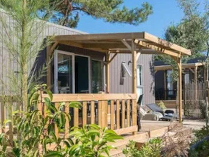 Camping für 6 Personen, mit Terrasse und Pool in Pénestin