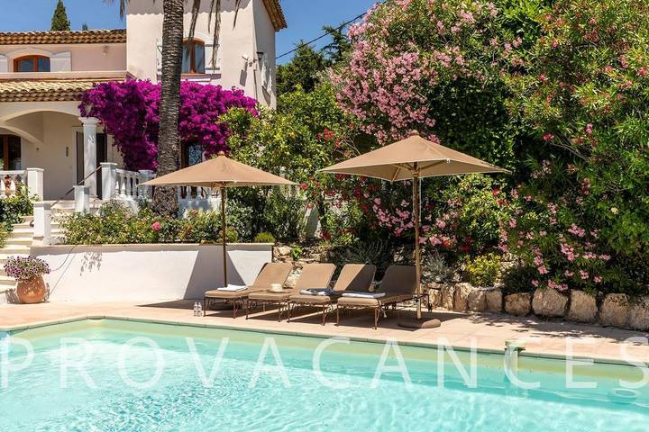 Location de vacances pour 8 personnes, avec piscine et jardin à Mougins - 4